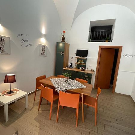 Due Passi Dal Centro Apartment คาตาเนีย ภายนอก รูปภาพ