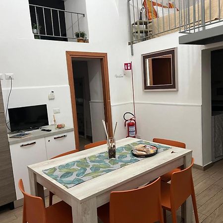 Due Passi Dal Centro Apartment คาตาเนีย ภายนอก รูปภาพ