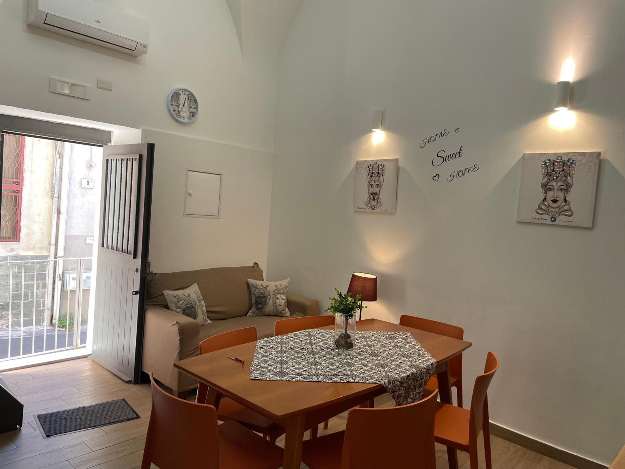 Due Passi Dal Centro Apartment คาตาเนีย ภายนอก รูปภาพ
